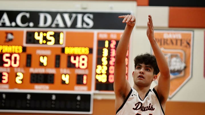 Cesar Hernandez and Davis of Yakima are co-champions of the 4A CBBN