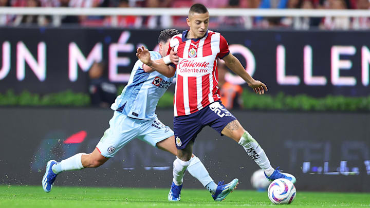 Cruz Azul will have their hands full with Guadalajara playmaker Roberto Alvarado who helped the Cementeros win the Liga MX title three years ago. 