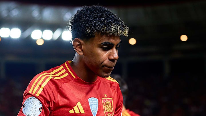Lamine Yamal foi titular no último jogo da Espanha e vestiu a camisa 10