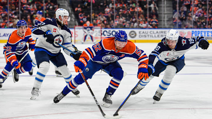 Winnipeg Jets v Edmonton Oilers