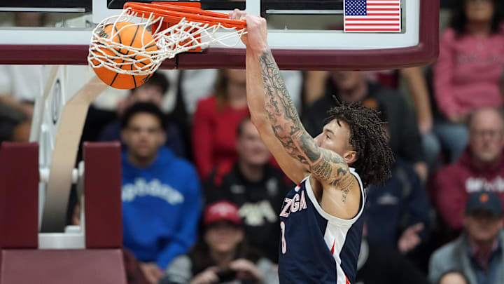 Feb 14, 2026; Santa Clara, California, USA; Gonzaga Bulldogs guard Jalen Warley (8) dunks against the Santa Clara Broncos during the first half at Leavey Center.