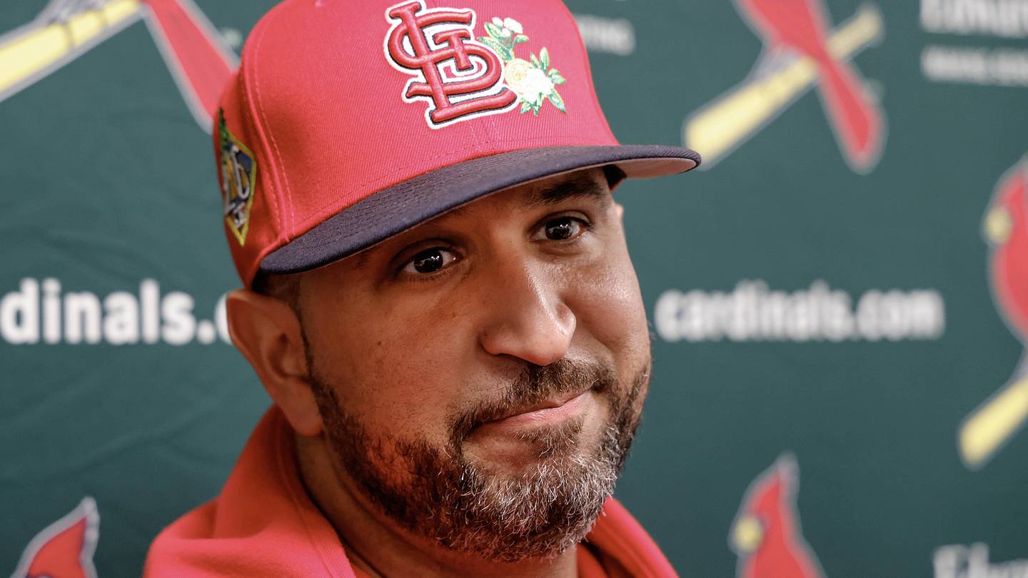 Cardinals manager perplexingly decides to ignore Brewers pitcher's unsightly solo shindig