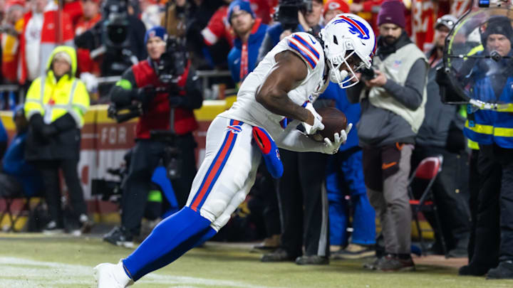 Jan 26, 2025; Kansas City, MO, USA; Buffalo Bills wide receiver Curtis Samuel (1) does a toe drag tap as he catches a pass for a touchdown against the Kansas City Chiefs during the AFC Championship Game