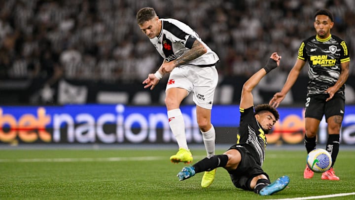 Duelo acontece no Mané Garrincha, em Brasília