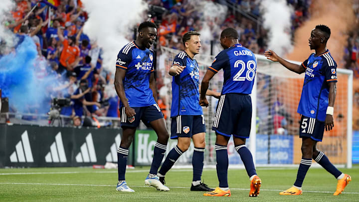 Cincinnati continues to win