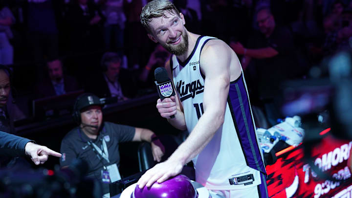 Apr 16, 2024; Sacramento, California, USA; Sacramento Kings forward Domantas Sabonis (10) lights the beam after the Kings defeated the Golden State Warriors during a play-in game of the 2024 NBA playoffs at the Golden 1 Center. Mandatory Credit: Cary Edmondson-Imagn Images Apr 16, 2024; Sacramento, California, USA; Sacramento Kings forward Domantas Sabonis (10) lights the beam after the Kings defeated the Golden State Warriors during a play-in game of the 2024 NBA playoffs at the Golden 1 Center. Mandatory Credit: Cary Edmondson-Imagn Images