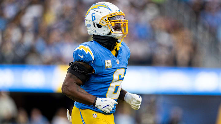 Tennessee Titans v Los Angeles Chargers