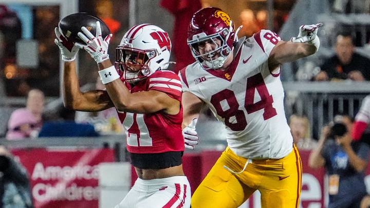 Wisconsin Badgers safety Cairo Skanes (21). 