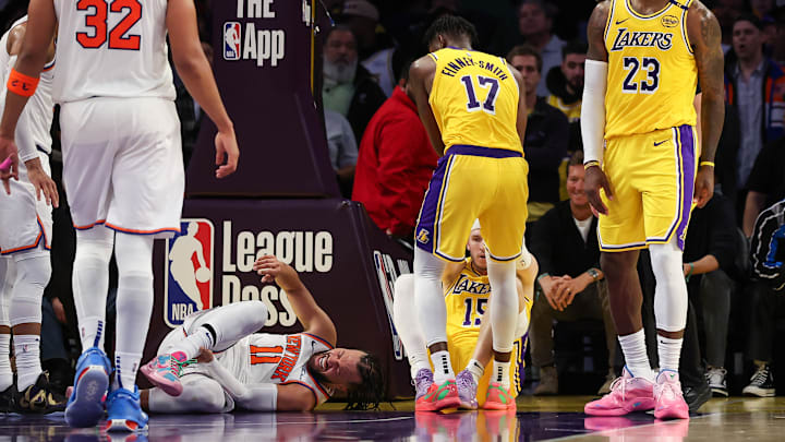 New York Knicks v Los Angeles Lakers