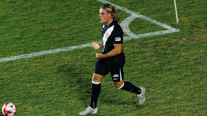Spinelli deve ser titular no comando do ataque cruzmaltino
