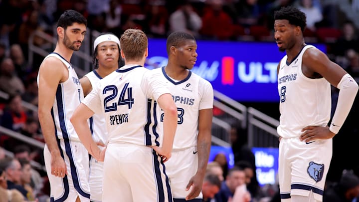 Jan 26, 2026; Houston, Texas, USA; Memphis Grizzlies players huddle together during a timeout against the Houston Rockets during the first quarter at Toyota Center. Mandatory Credit: Erik Williams-Imagn Images Jan 26, 2026; Houston, Texas, USA; Memphis Grizzlies players huddle together during a timeout against the Houston Rockets during the first quarter at Toyota Center. Mandatory Credit: Erik Williams-Imagn Images
