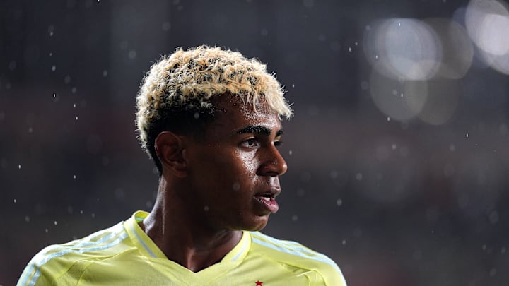 Lamine Yamal élu meilleur joueur de la saison par un site prestigieux.