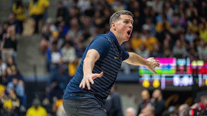 Cal head coach Mark Madsen 