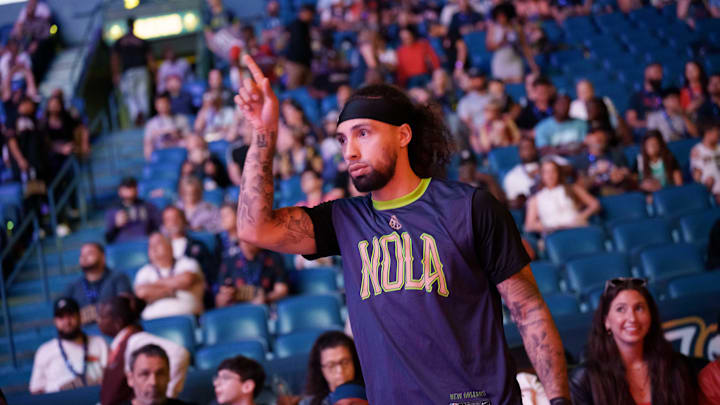 Mar 30, 2025; New Orleans, Louisiana, USA; New Orleans Pelicans guard Jose Alvarado (15) points up after kneeling for a prayer at Smoothie King Center against the Charlotte Hornets. Mandatory Credit: Matthew Hinton-Imagn Images Mar 30, 2025; New Orleans, Louisiana, USA; New Orleans Pelicans guard Jose Alvarado (15) points up after kneeling for a prayer at Smoothie King Center against the Charlotte Hornets. Mandatory Credit: Matthew Hinton-Imagn Images