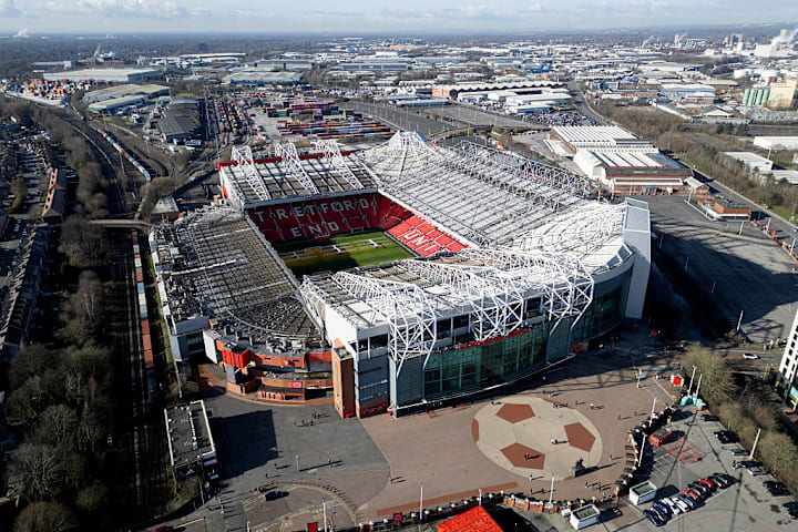 มุมมองทางอากาศของสนามโอลด์ แทรฟฟอร์ด