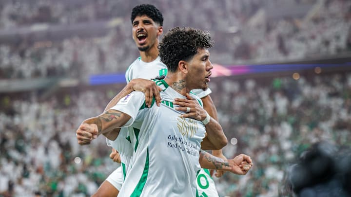 Firmino deu duas assistências no jogo