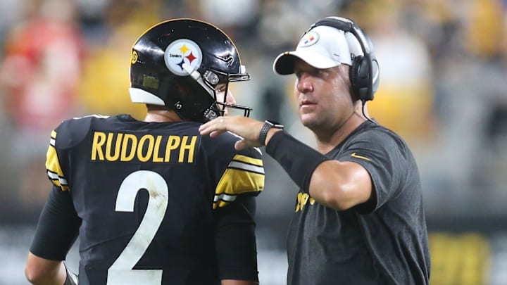 Aug 17, 2019; Pittsburgh, PA, USA; Pittsburgh Steelers quarterback Mason Rudolph (2) is congratulated after a touchdown drive by quarterback Ben Roethlisberger (right) against the Kansas City Chiefs during the second quarter at Heinz Field. Mandatory Credit: Charles LeClaire-Imagn Images Aug 17, 2019; Pittsburgh, PA, USA; Pittsburgh Steelers quarterback Mason Rudolph (2) is congratulated after a touchdown drive by quarterback Ben Roethlisberger (right) against the Kansas City Chiefs during the second quarter at Heinz Field. Mandatory Credit: Charles LeClaire-Imagn Images