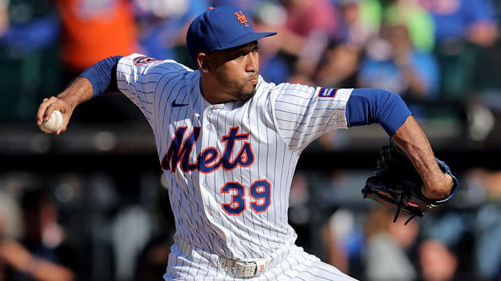 Sep 18, 2025; New York City, New York, USA; New York Mets relief pitcher Edwin Diaz (39) pitches against the San Diego Padres during the ninth inning at Citi Field. Mandatory Credit: Brad Penner-Imagn Images Sep 18, 2025; New York City, New York, USA; New York Mets relief pitcher Edwin Diaz (39) pitches against the San Diego Padres during the ninth inning at Citi Field. Mandatory Credit: Brad Penner-Imagn Images
