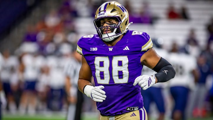 Quentin Moore has provided the UW with a reliable blocker.