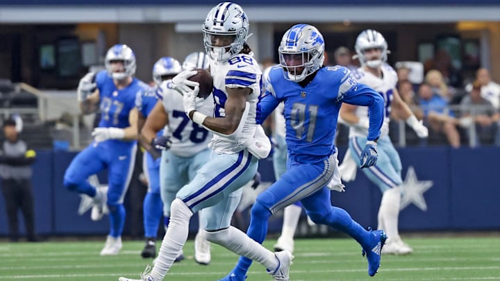 Oct 23, 2022; Arlington, Texas, USA;  Dallas Cowboys wide receiver CeeDee Lamb (88) catches a pass