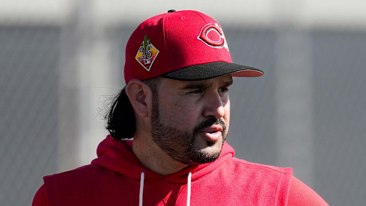 Cincinnati Reds infielder Eugenio Suarez (28) stands 