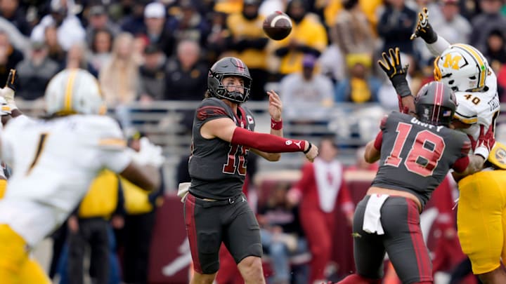 Oklahoma Sooners quarterback John Mateer throws a pass against the Missouri Tigers