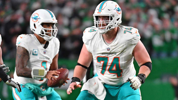 Miami Dolphins offensive tackle Liam Eichenberg (74) against the Philadelphia Eagles at Lincoln Financial Field. Eric Hartline-Imagn Images