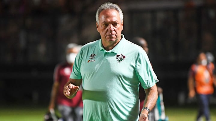 Pintou o campeão? Ao estilo Abel Braga, Fluminense tem ‘uma mão e meia’ no troféu do Campeonato Carioca de 2022. Pintou o campeão? Ao estilo Abel Braga, Fluminense tem ‘uma mão e meia’ no troféu do Campeonato Carioca de 2022.