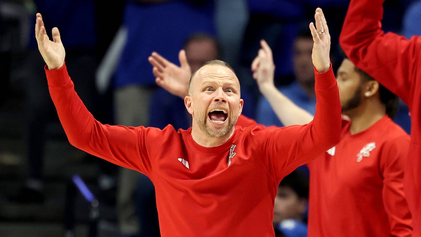 Kansas State Basketball Signs German Forward Elias Rapieque