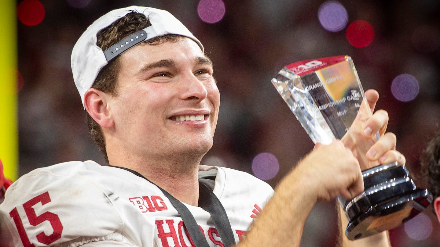 Indiana QB Fernando Mendoza opens up about inspirational mom Elsa who has MS