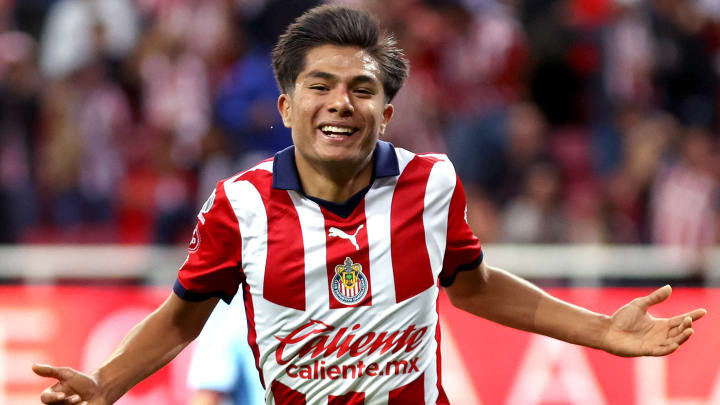 Yael Padilla brilló con Veljko Paunovic, pero tras la llegada de Gago, el juvenil quedó relegado en los suplentes