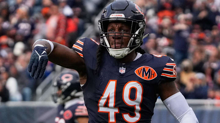 The Bears are releasing middle linebacker Tremaine Edmunds. 