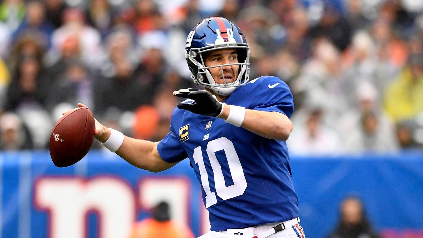 Hall of Fame Voters Prefer Russell Wilson Over Eli Manning —
