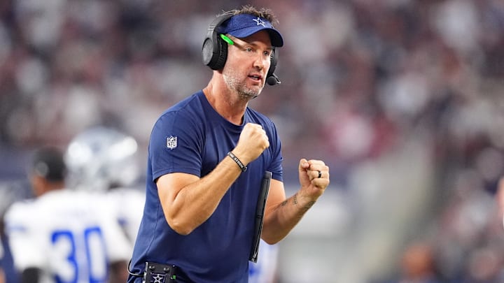 Brian Schottenheimer es parte de los Dallas Cowboys desde 2022, cuando fue contratado como consultor del equipo
