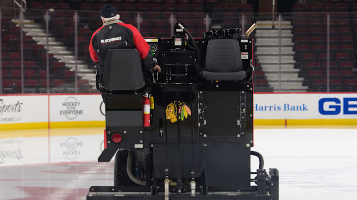 NHL: FEB 15 Ducks at Blackhawks NHL: FEB 15 Ducks at Blackhawks