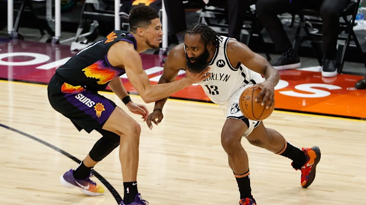 Booker y Harden se enfrentarán esta noche