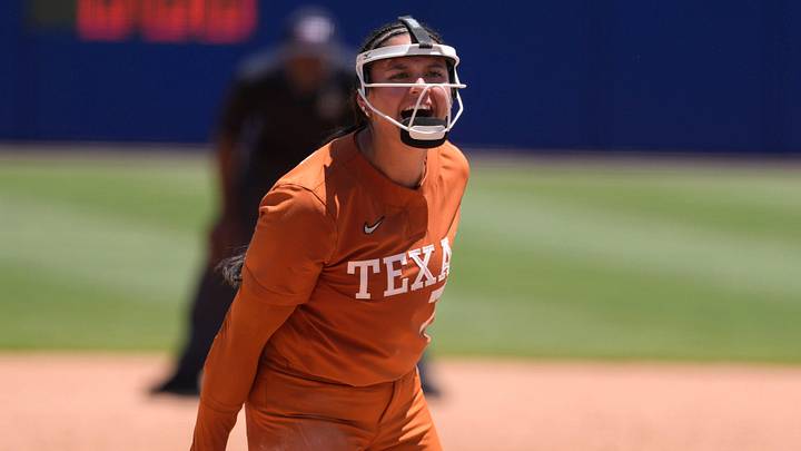 Texas Longhorns starting pitcher Citlaly Gutierrez