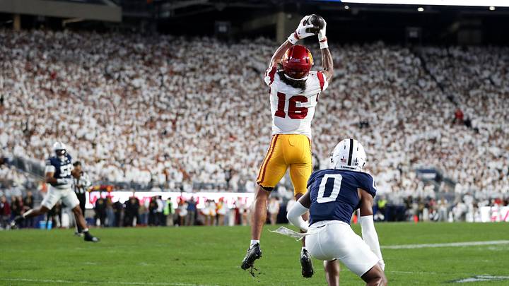 USC Trojans receiver Tanook Hines (16) makes a touchdown catch in against the Penn State Nittany Lions at Beaver Stadium. USC Trojans receiver Tanook Hines (16) makes a touchdown catch in against the Penn State Nittany Lions at Beaver Stadium.