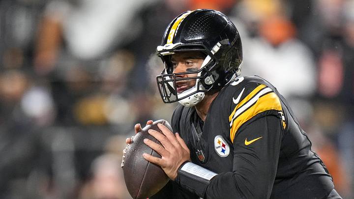 Jan 4, 2025; Pittsburgh, Pennsylvania, USA; Pittsburgh Steelers quarterback Russell Wilson (3) scrambles out of the pocket against the Cincinnati Bengals in the fourth quarter at Acrisure Stadium. The Bengals won 19-17 to finish the regular season at 9-8. Mandatory Credit: Sam Greene/USA TODAY Network via Imagn Images