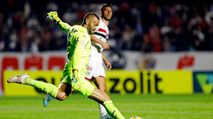 O goleiro foi peça fundamental na vitória no Choque-Rei