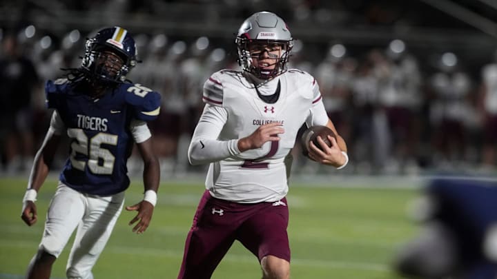 Collierville’s Brayden Santibanez (2) runs with the ball during the game between Collierville High School and Arlington High School in Arlington, Tenn., on September 19, 2025. Collierville defeated Arlington 58-0.