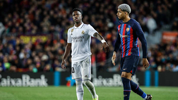 Vinicius Jr. y Ronald Araújo en un Clásico