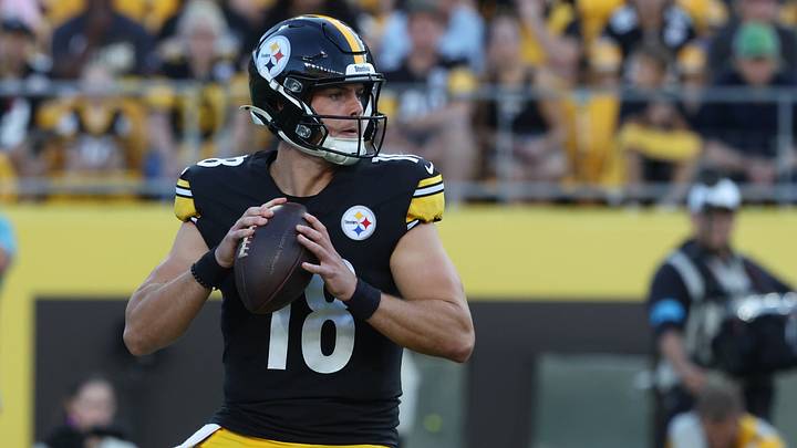 Aug 21, 2026; Pittsburgh, Pennsylvania, USA;  Pittsburgh Steelers quarterback Will Howard (18) looks to pass against the New York Jets during the first quarter at Acrisure Stadium.  Mandatory Credit: Charles LeClaire-Imagn Images