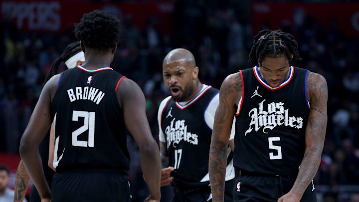 Phoenix Suns v Los Angeles Clippers
