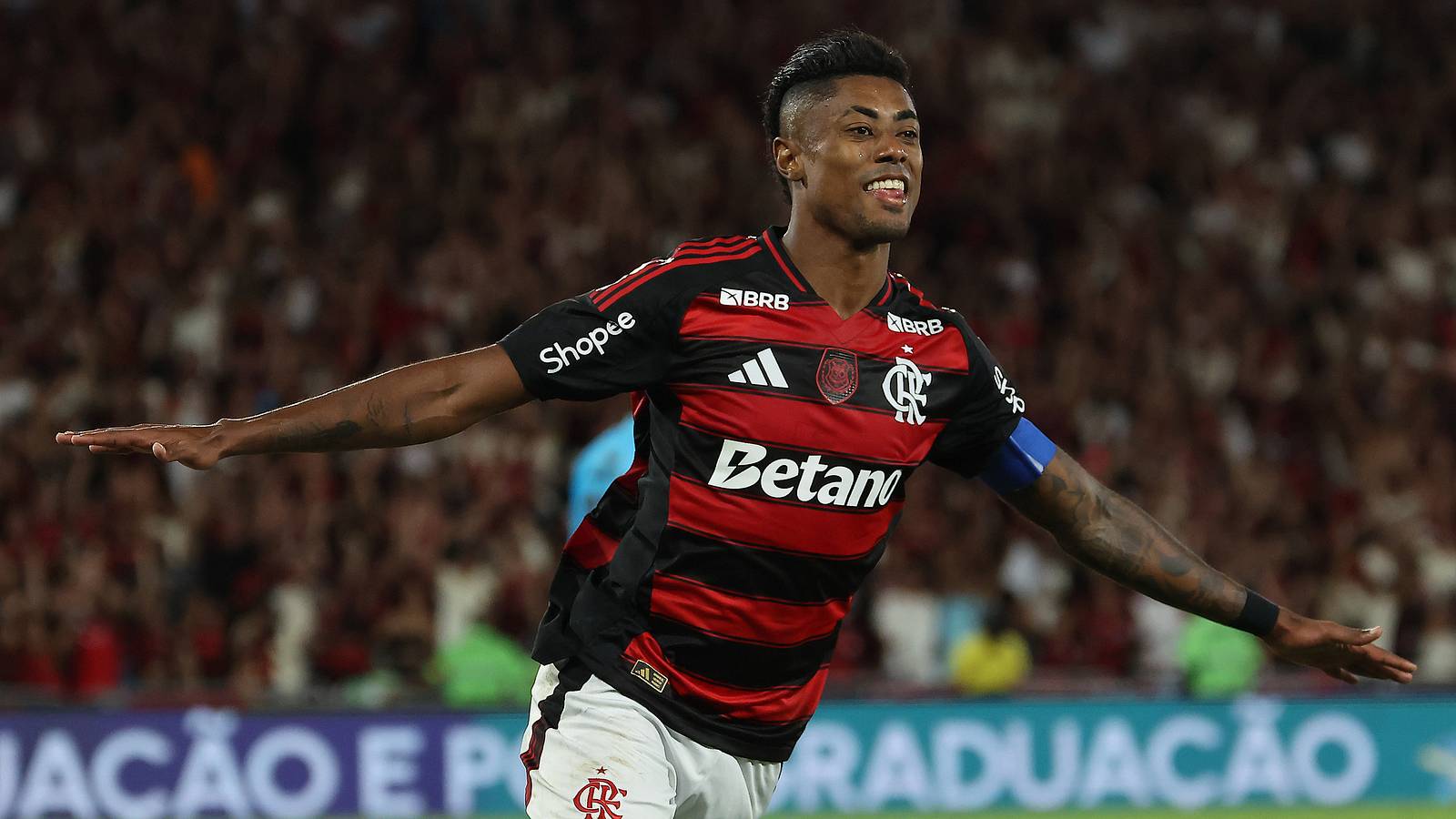 Bruno Henrique decide no fim e devolve liderança ao Flamengo