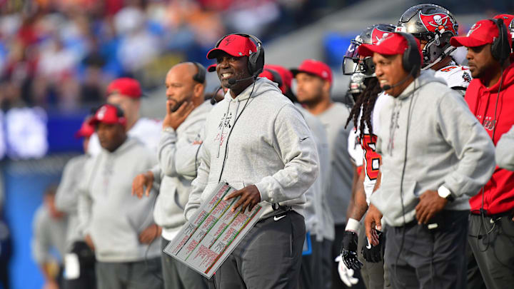 The Tampa Bay Buccaneers have a deep class of free agent edge rushers to choose from this offseason. (Mandatory Credit: Gary A. Vasquez-Imagn Images)