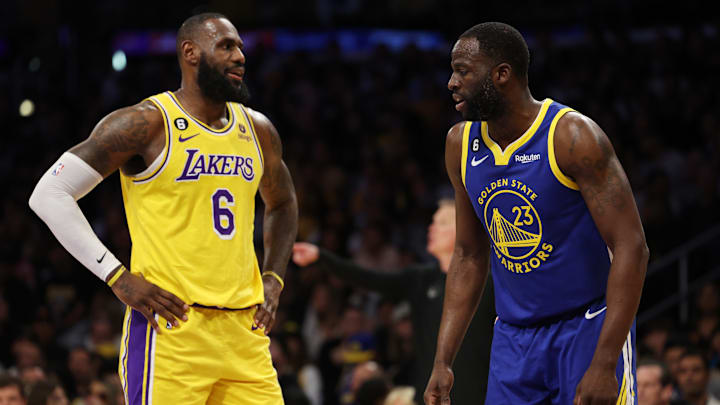 Draymond Green pudiera jugar junto a LeBron James si los Lakers lo adquieren en cambio desde Warriors