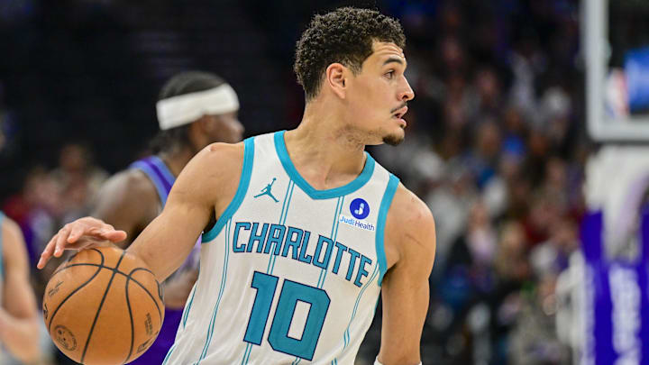 Jan 10, 2026; Salt Lake City, Utah, USA; Charlotte Hornets guard Josh Green (10) looks for an open man during the second half against the Utah Jazz at Delta Center. Mandatory Credit: Peter Creveling-Imagn Images