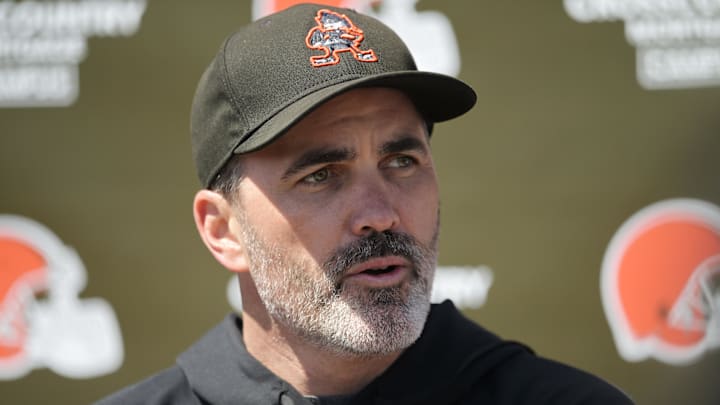 May 9, 2025; Berea, OH, USA; Cleveland Browns head coach Kevin Stefanski talks to the media during rookie minicamp at CrossCountry Mortgage Campus. Mandatory Credit: Ken Blaze-Imagn Images May 9, 2025; Berea, OH, USA; Cleveland Browns head coach Kevin Stefanski talks to the media during rookie minicamp at CrossCountry Mortgage Campus. Mandatory Credit: Ken Blaze-Imagn Images