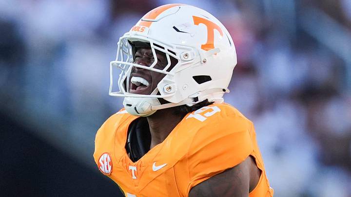 Tennessee defensive lineman Joshua Josephs (19)